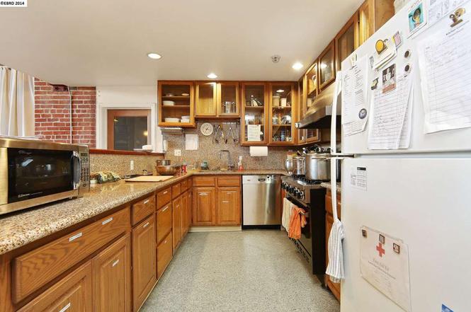 Common house kitchen